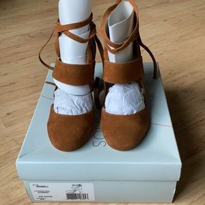 NWT. Sole Society Isabeli heels. Size 6.